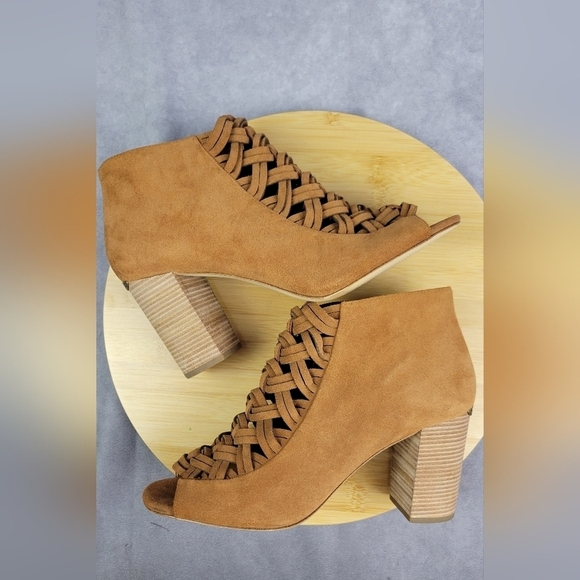 Michael Kors Wesley Genuine Leather Bootie Heels size 10 M - Picture 8 of 11